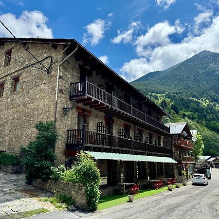 Hotel Valls Valira Os de Civís Buitenkant foto