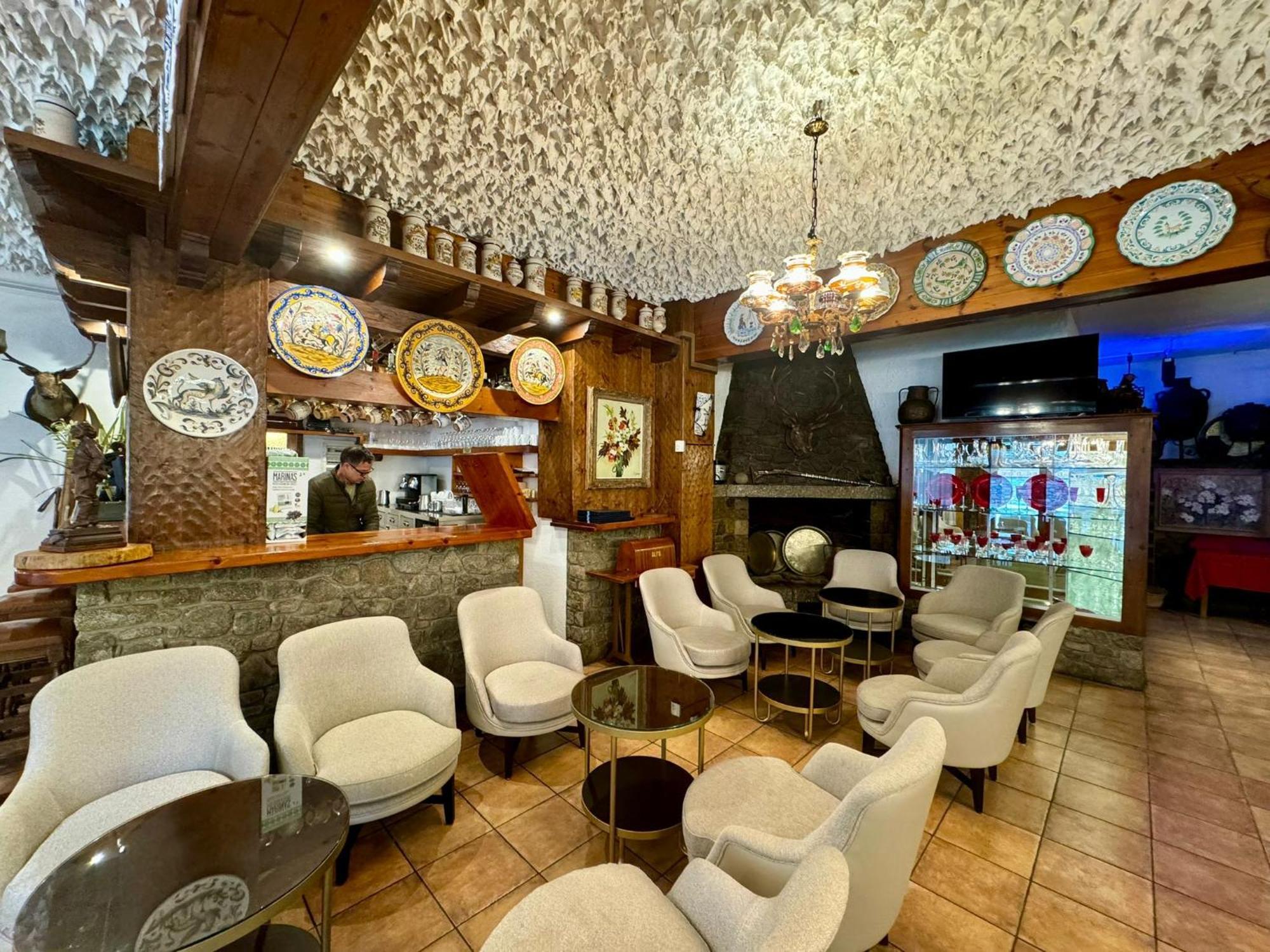 Hotel Valls Valira Os de Civís Buitenkant foto